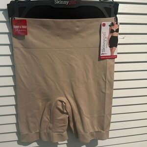 NWT Skinny Girl  (2) piece black & beige Shapers & Smoothers Slip Shorts.